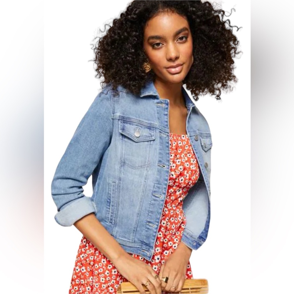 WHBM Cropped Denim Lightweight Mildly Distressed Jean Jacket Womens 10